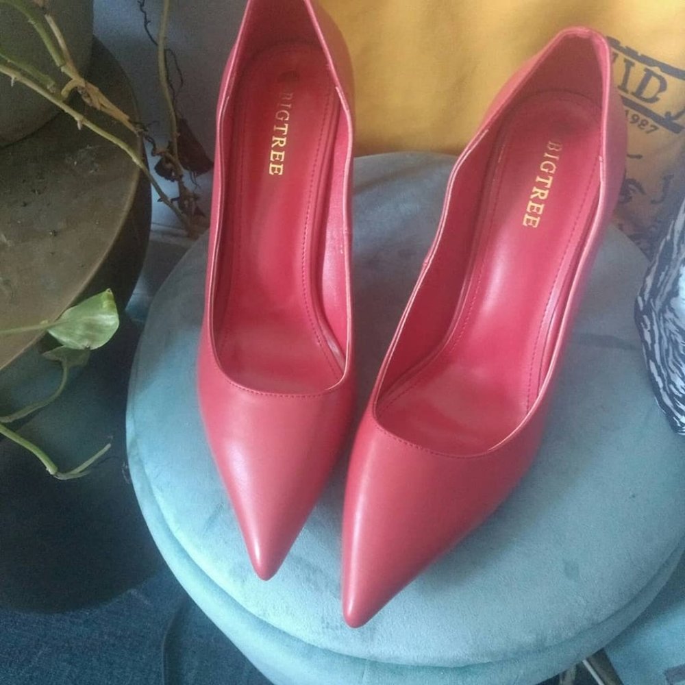RED STELLETOS, HIGH HEELS - Picture 2 of 2